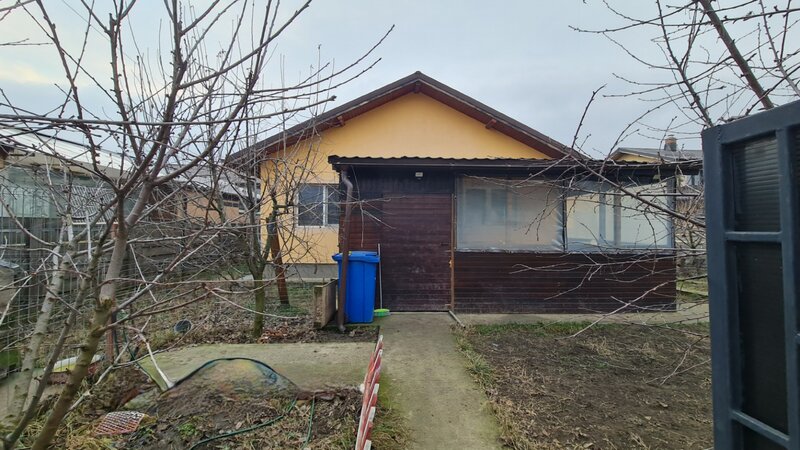 Casa individuala de familie, curte mare 500 mp, padure in apropiere.